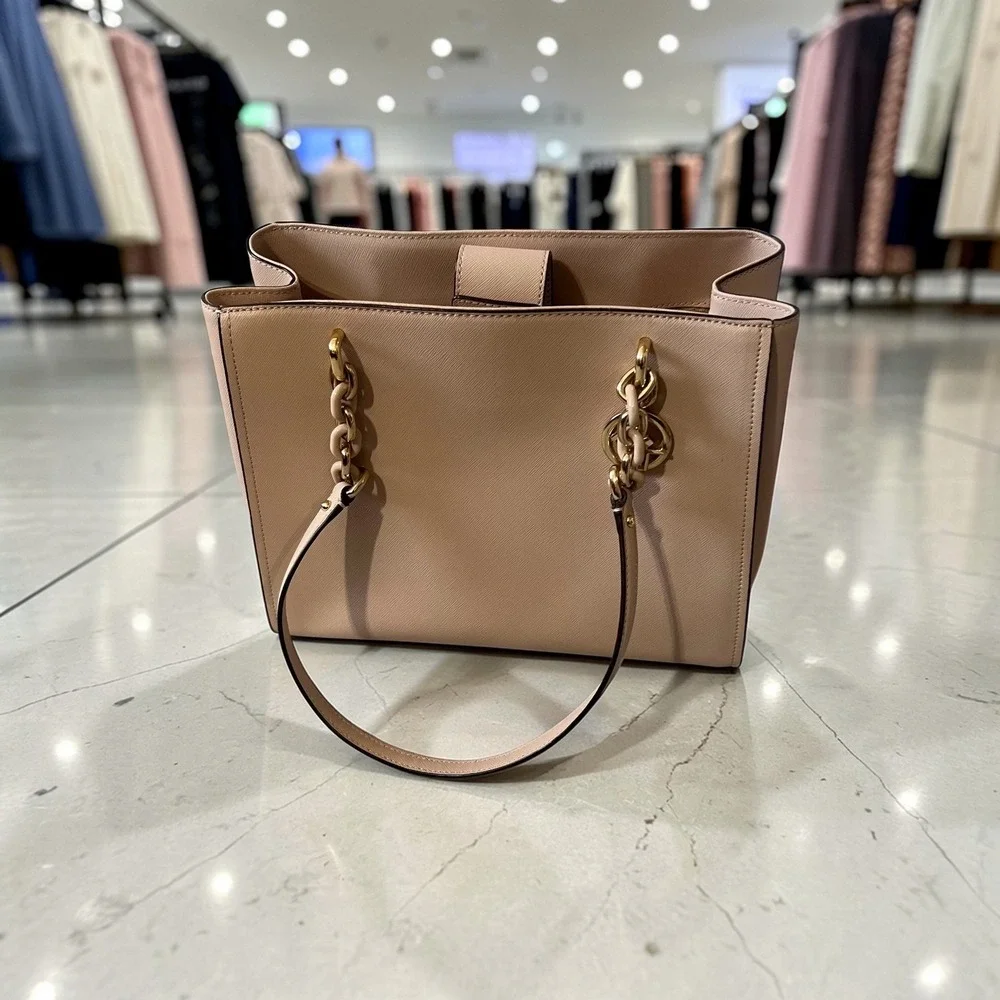 Michael Kors Cynthia Tote Women Large Pink Excellent Saffiano Leather Gold Chain - Picture 3 of 10